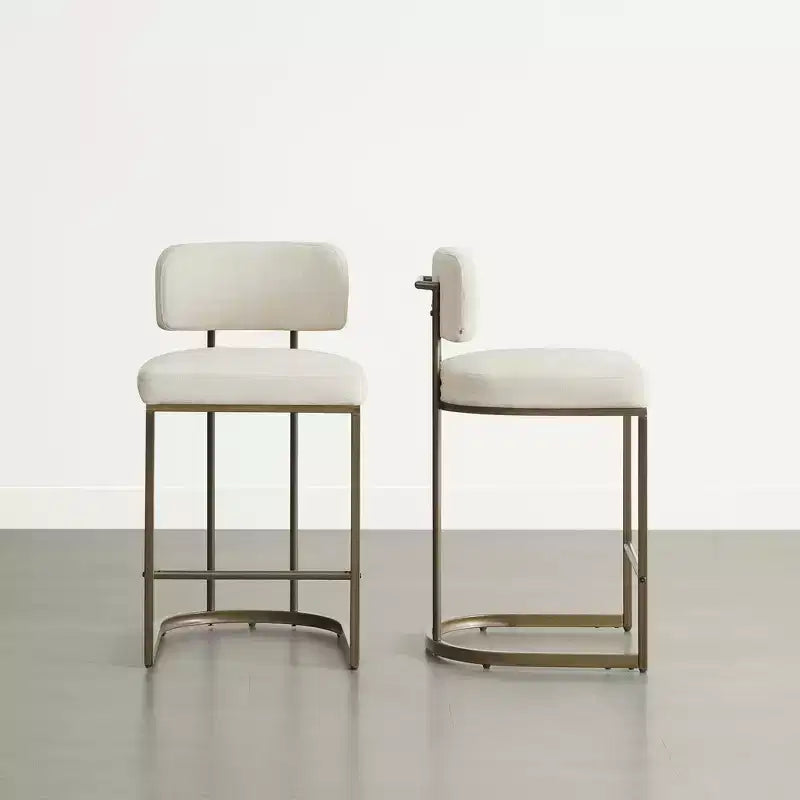 Tabouret de bar avec piètement en laiton