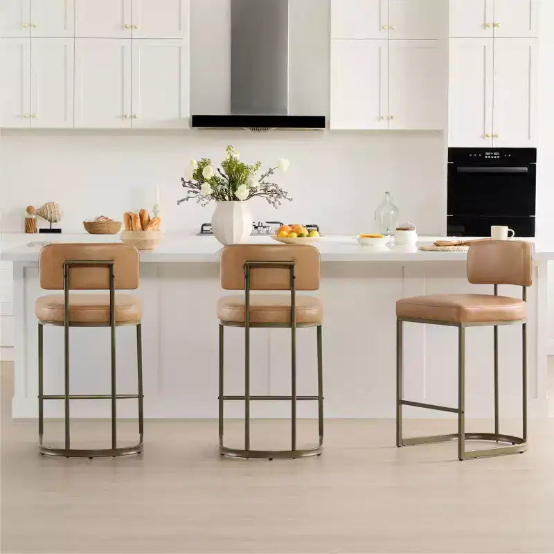 Tabouret de bar avec piètement en laiton