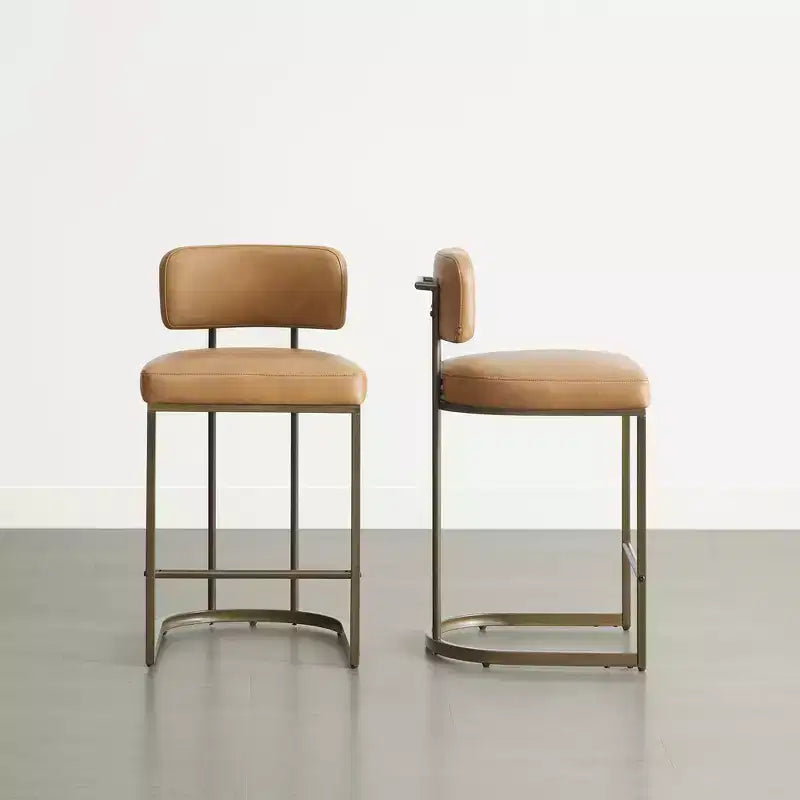 Tabouret de bar avec piètement en laiton