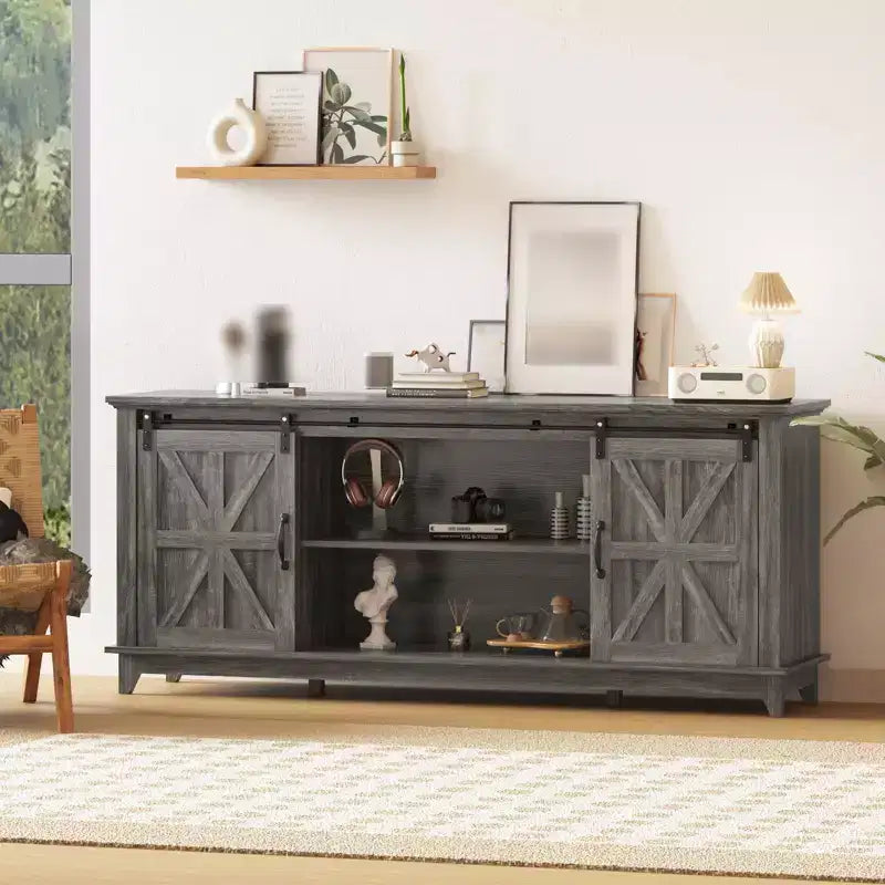 Meuble TV moderne en bois avec portes coulissantes de style grange